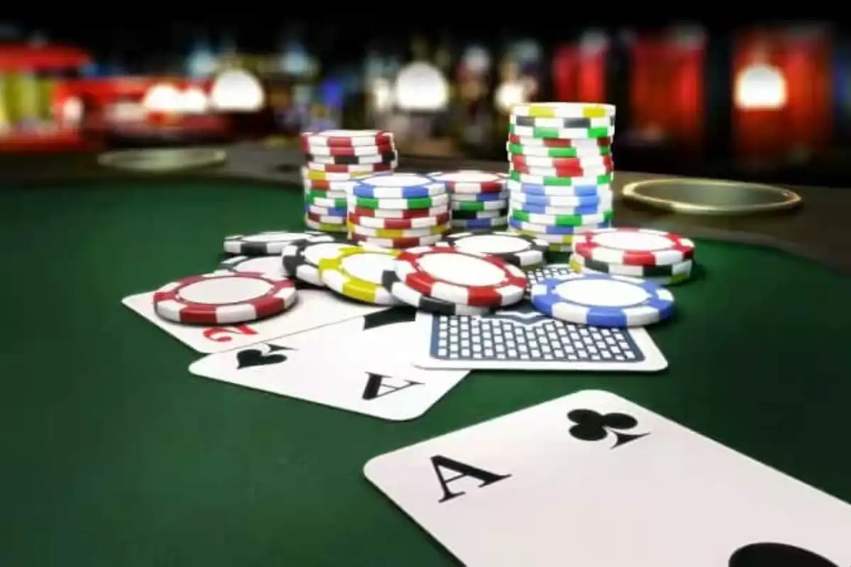 Đánh bài trực tuyến