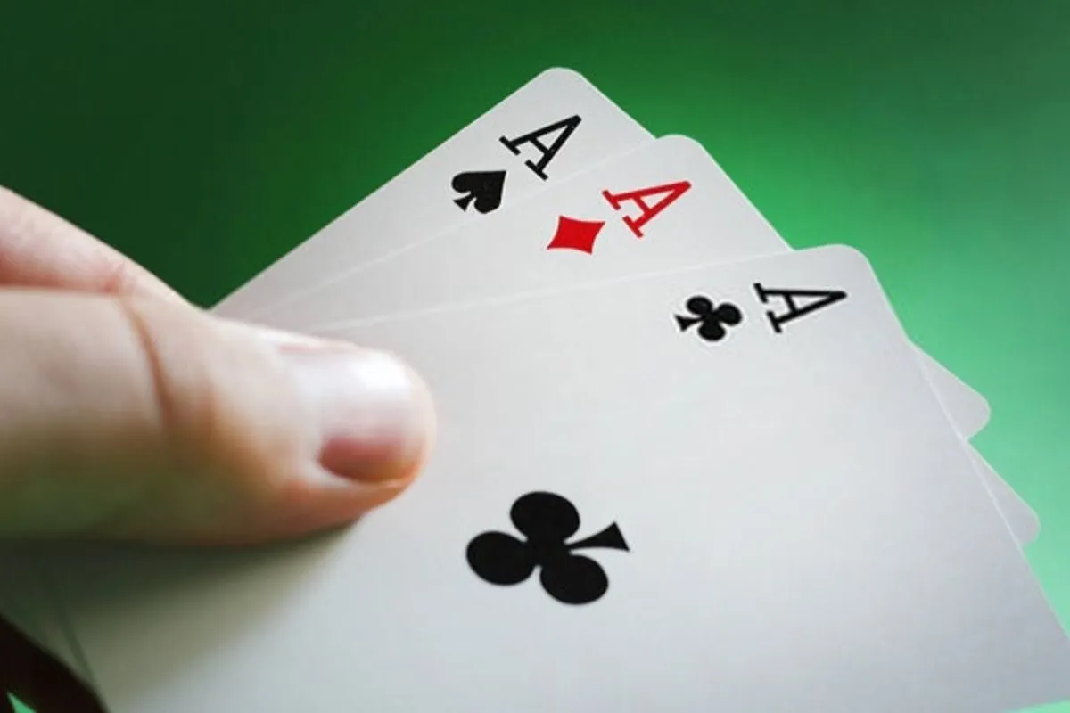 chơi bài cào có bị thương không