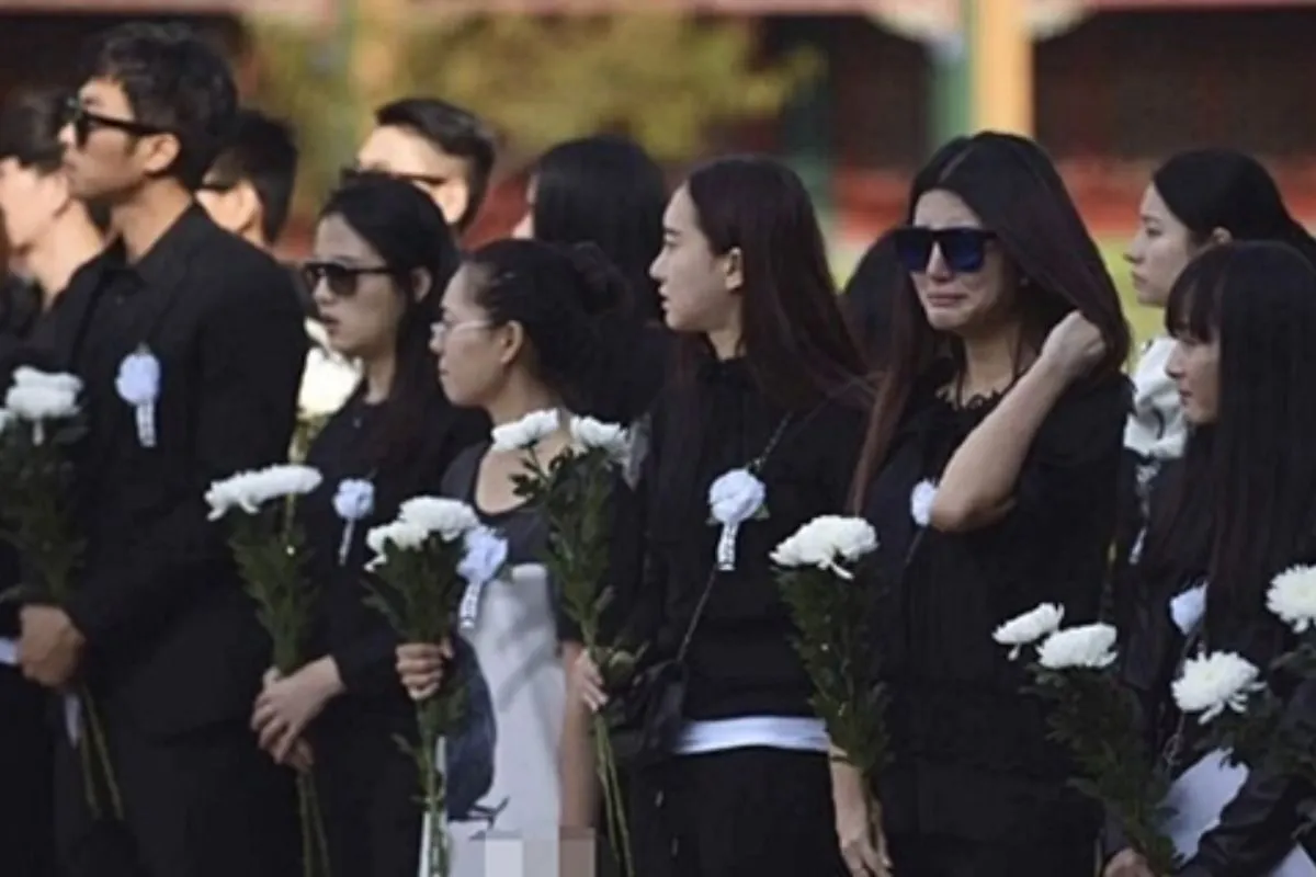 đi trên đường gặp đám ma đặt cược con gì