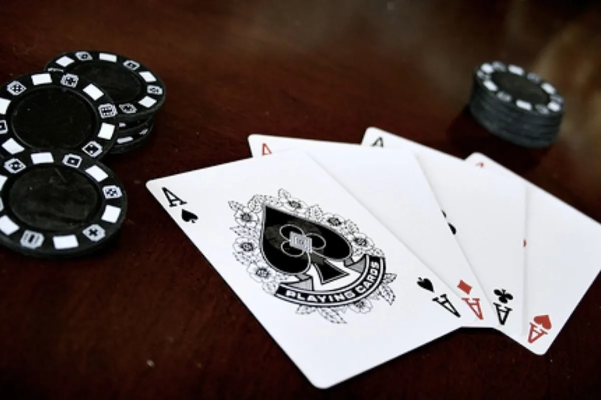 đọc suy nghĩ của đối thủ khi chơi game bài