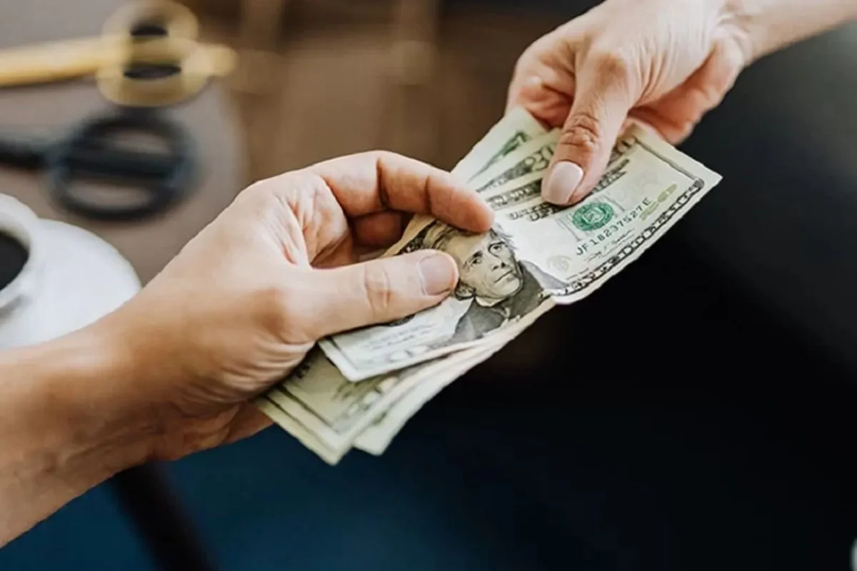 nằm mơ thấy tiền đánh cược con gì